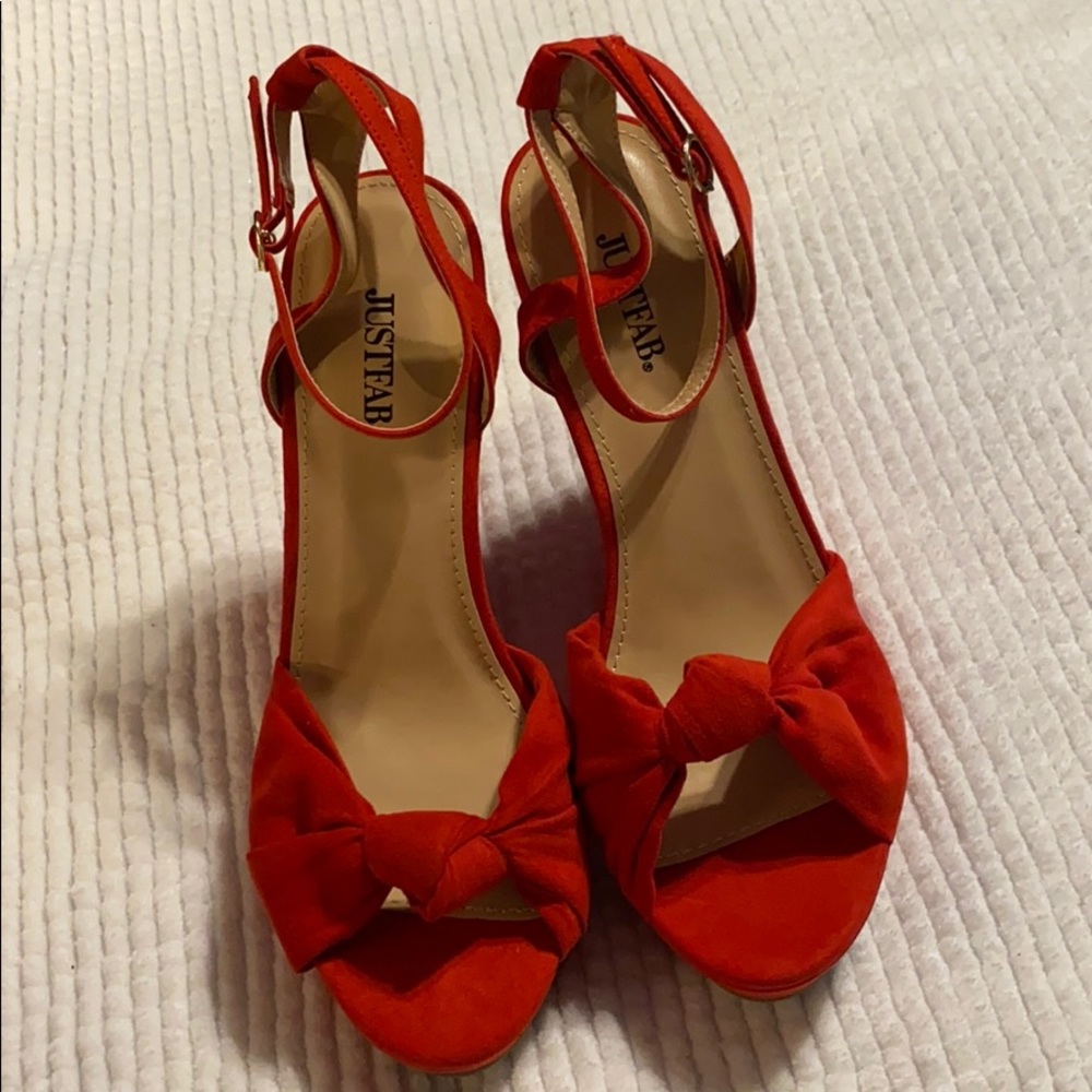 Red wedges